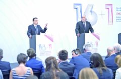 李克强:中国经济完全可以保持稳中